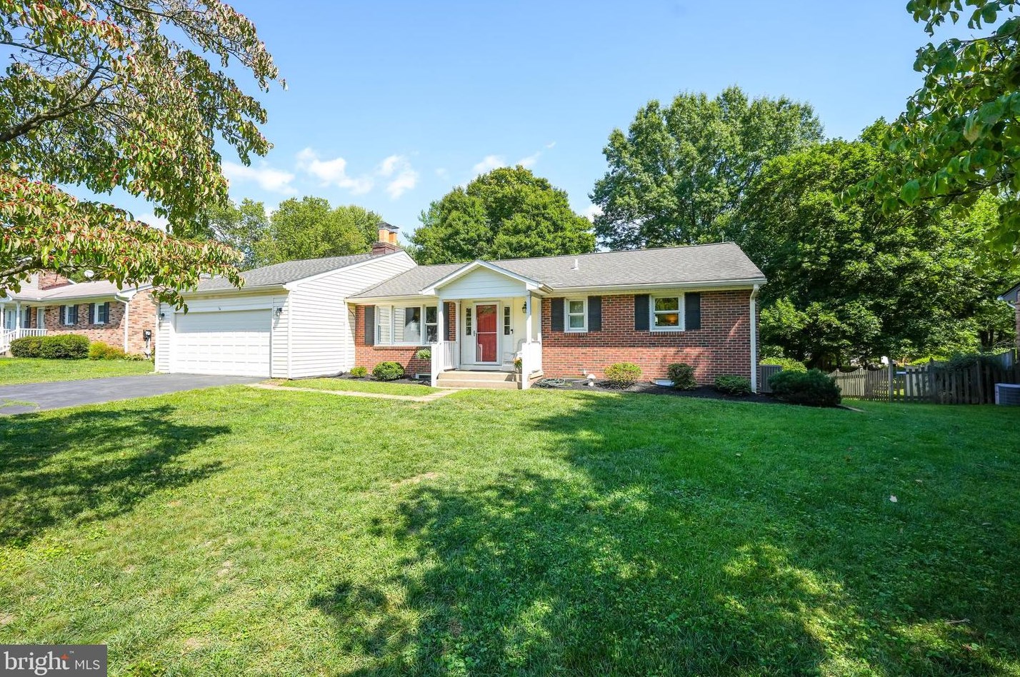123 S Hughes St, Hamilton, VA 20158