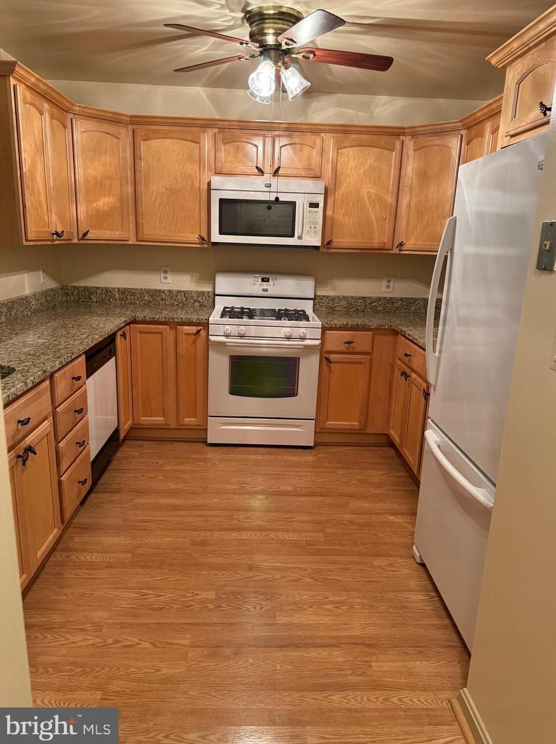44152 Natalie Ter Apt 202, Ashburn, VA 20147