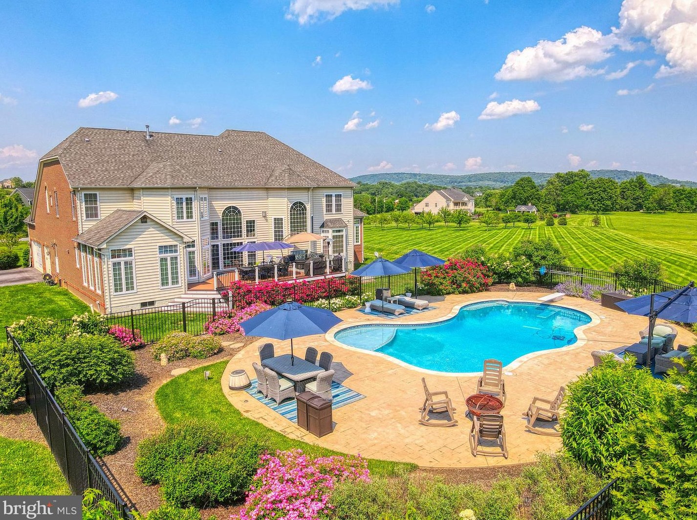 35467 Sunny Ridge Rd, Round Hill, VA 20141