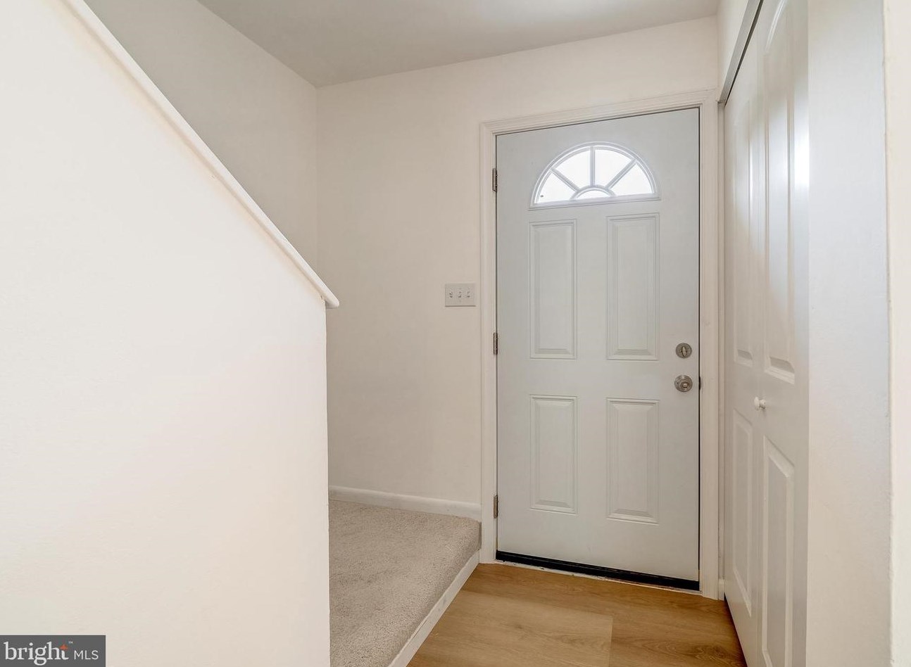 52 Sugarland Square Ct, Sterling, VA 20164