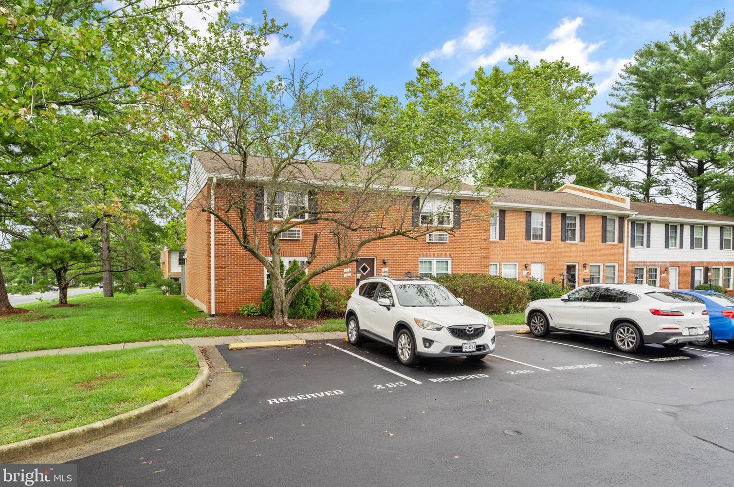103 N Emory Dr, Sterling, VA 20164