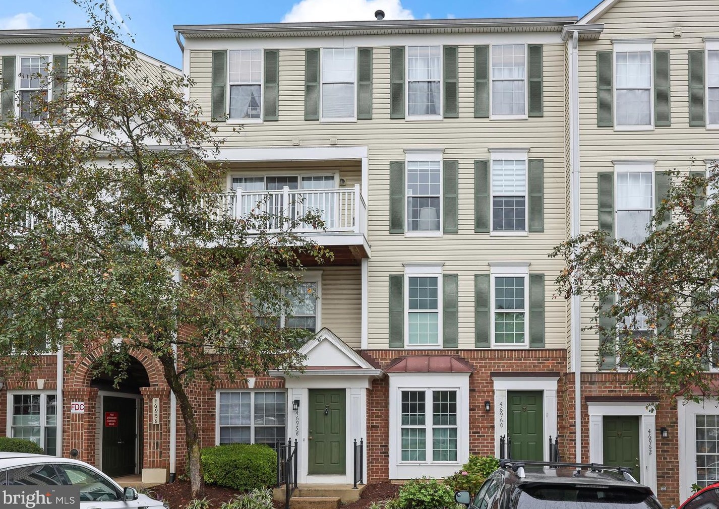 46958 Courtyard Sq, Sterling, VA 20164