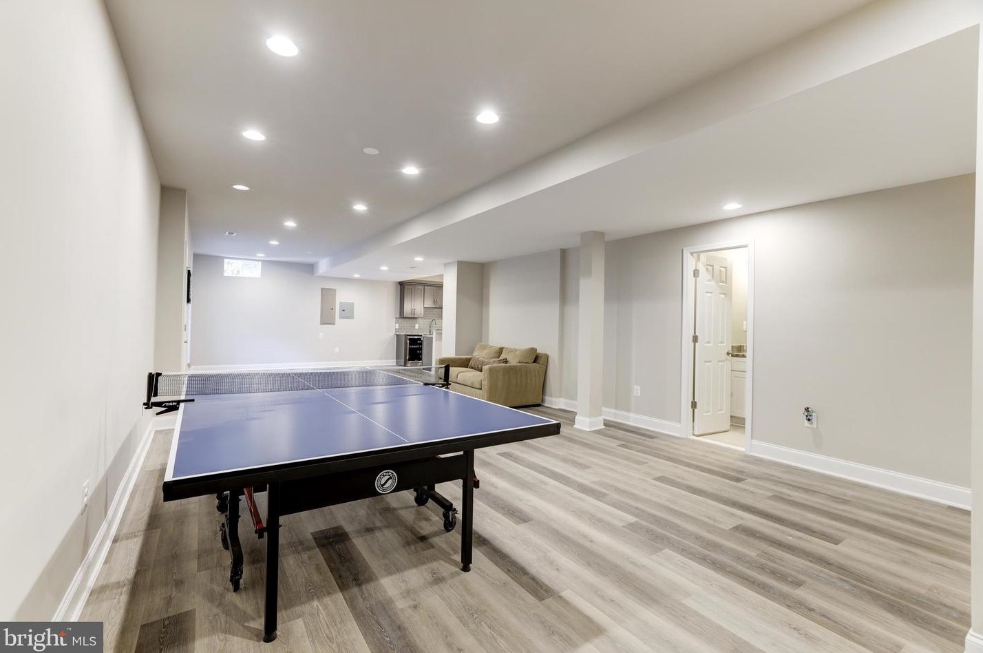 20234 Kentucky Oaks Ct, Ashburn VA 20147-3167 exterior