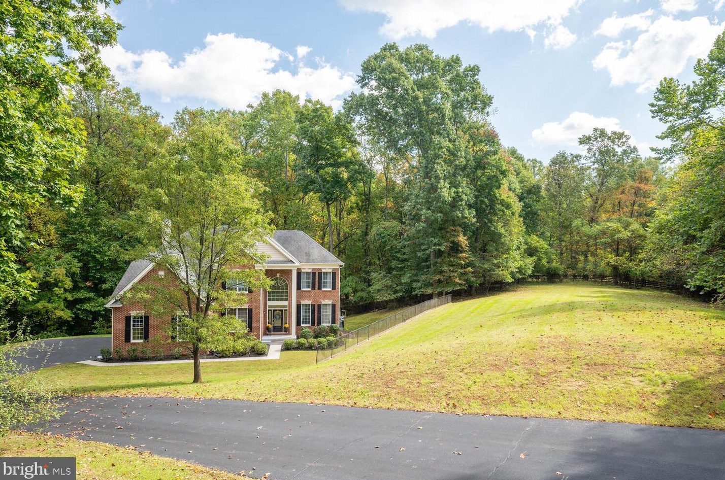 38459 Wooded Hollow Dr, Hamilton, VA 20158