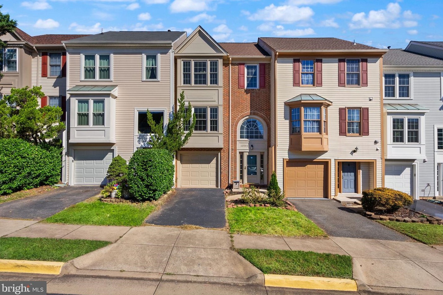 43593 Blacksmith Sq, Ashburn, VA 20147-4609