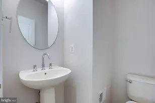 43180 Loudoun Reserve Dr, Ashburn, VA 20148 - Photo 8