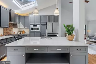 39368 Longhill Ln, Aldie, VA 20105 - Photo 6