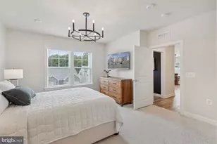 21630 Hawksbill High Cir, Sterling, VA 20164 - Photo 18