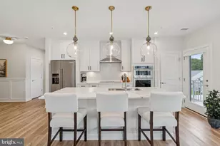 21630 Hawksbill High Cir, Sterling, VA 20164 - Photo 10