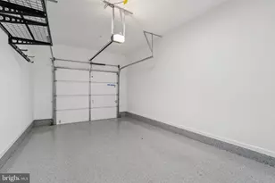 21630 Hawksbill High Cir, Sterling, VA 20164 - Photo 32