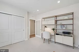 21630 Hawksbill High Cir, Sterling, VA 20164 - Photo 28