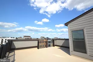 43795 Middleway Ter, Ashburn, VA 20147 - Photo 4