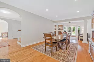 116 Lake Dr, Sterling, VA 20164 - Photo 12