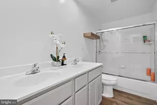 102 N Garfield Rd, Sterling, VA 20164 - Photo 14