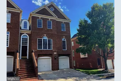 20366 Fallsway Ter, Sterling, VA 20165 - Photo 4