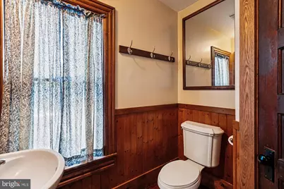 45 E Broad Way E, Lovettsville, VA 20180 - Photo 24