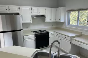 660 Gateway Dr SE, Leesburg, VA 20175 - Photo 6