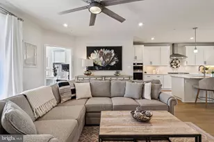 22381 Roanoke Rise Terrace, Ashburn, VA 20148 - Photo 4