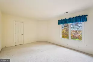 308 Sinegar Pl, Potomac Falls, VA 20165 - Photo 60