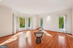 308 Sinegar Pl, Potomac Falls, VA 20165 - Photo 34