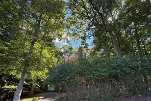 308 Sinegar Pl, Potomac Falls, VA 20165 - Photo 12