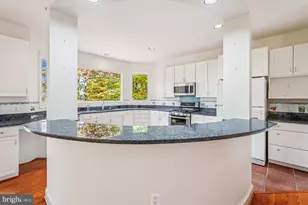 308 Sinegar Pl, Potomac Falls, VA 20165 - Photo 48