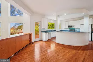 308 Sinegar Pl, Potomac Falls, VA 20165 - Photo 44