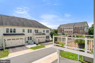 42524 Rowderbury Square, Chantilly, VA 20152 - Photo 32