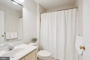 25857 Kirkwood Square, Chantilly, VA 20152 - Photo 28