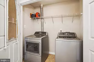 25857 Kirkwood Square, Chantilly, VA 20152 - Photo 32