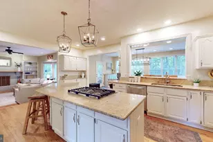 126 Lake Dr, Sterling, VA 20164 - Photo 14