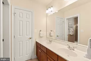 11308 Stonehouse Pl, Potomac Falls, VA 20165 - Photo 46