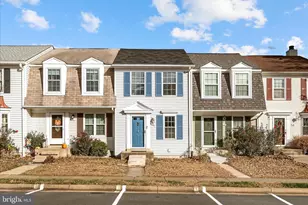 15 Marian Ct, Sterling, VA 20165 - Photo 2