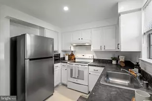 15 Marian Ct, Sterling, VA 20165 - Photo 10