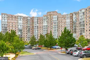 19375 Cypress Ridge Terrace, Leesburg, VA 20176 - Photo 34