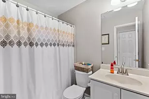 20510 Willoughby Square, Sterling, VA 20165 - Photo 22