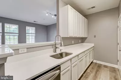 42539 Mayflower #201, Brambleton, VA 20148 - Photo 10