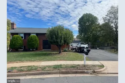 304 E Gordon Street E, Sterling, VA 20164 - Photo 2