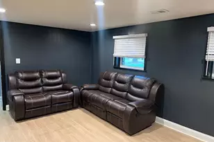 304 E Gordon Street E, Sterling, VA 20164 - Photo 14