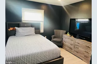 304 E Gordon Street E, Sterling, VA 20164 - Photo 8