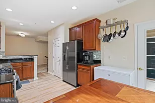 20385 Belmont Park Terrace, Ashburn, VA 20147 - Photo 4
