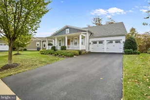 41221 Blue Oat Ct, Aldie, VA 20105 - Photo 2