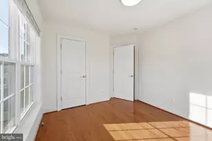 25480 Schooley Mill Terrace, Chantilly, VA 20152 - Photo 32