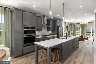 22885 Tawny Pne Sq, Ashburn, VA 20148 - Photo 2