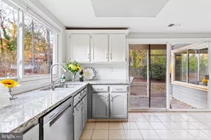 126 Hillsdale Dr, Sterling, VA 20164 - Photo 22