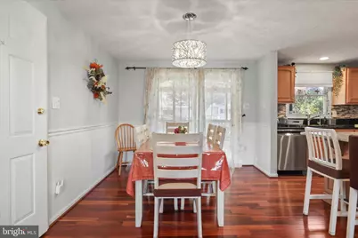 207 N Laura Anne Drive, Sterling, VA 20164 - Photo 10