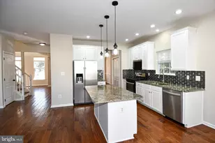 26005 Hartwood Dr, Chantilly, VA 20152 - Photo 14