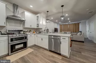 20803 Wood Quay Dr, Sterling, VA 20166 - Photo 12
