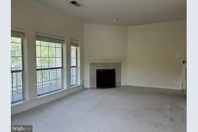 660 Gateway Drive SE #103, Leesburg, VA 20175 - Photo 4