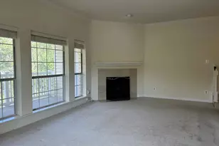 660 Gateway Dr SE, Leesburg, VA 20175 - Photo 4